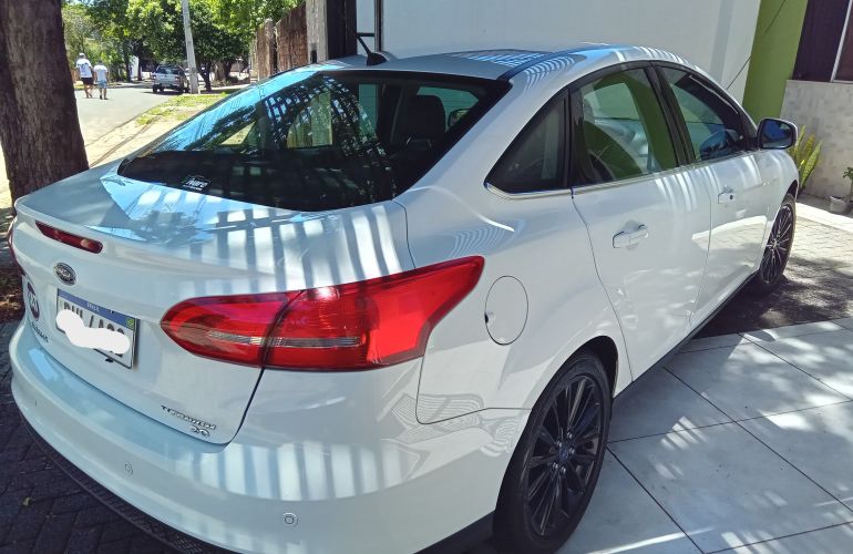 Ford Focus Sedan Titanium 2.0 PowerShift - Foto #2