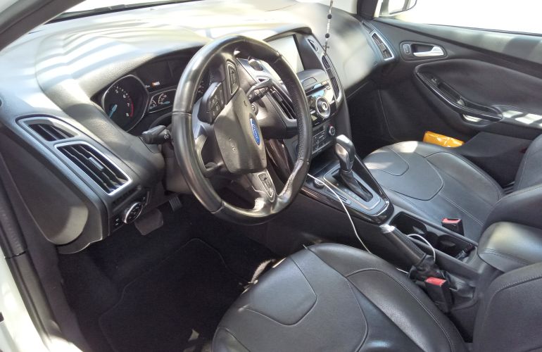 Ford Focus Sedan Titanium 2.0 PowerShift - Foto #6