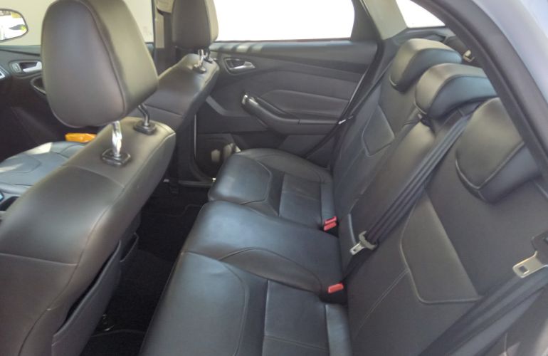 Ford Focus Sedan Titanium 2.0 PowerShift - Foto #7