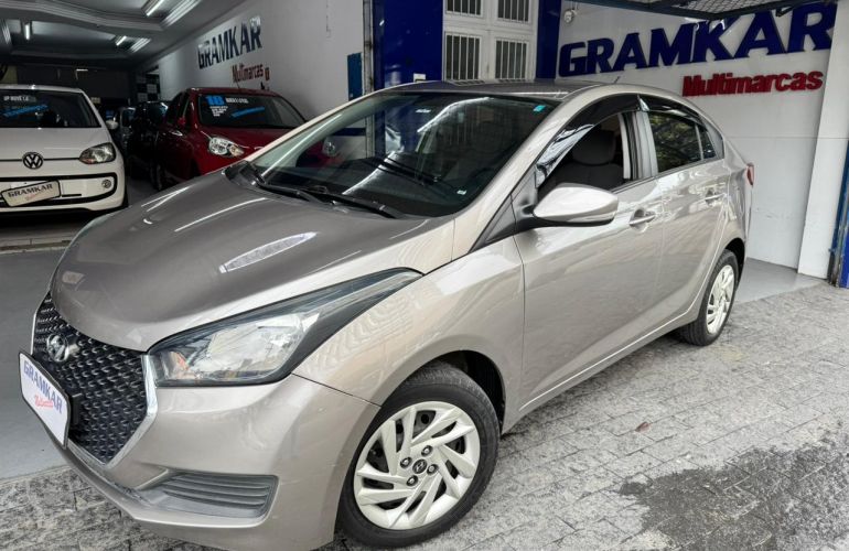 Hyundai HB20S 1.0 Comfort Plus - Foto #6