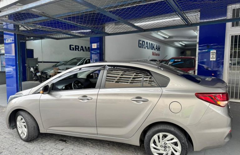 Hyundai HB20S 1.0 Comfort Plus - Foto #7