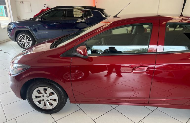 Chevrolet Onix 1.0 MPFi LT 8v - Foto #3