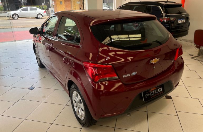 Chevrolet Onix 1.0 MPFi LT 8v - Foto #4