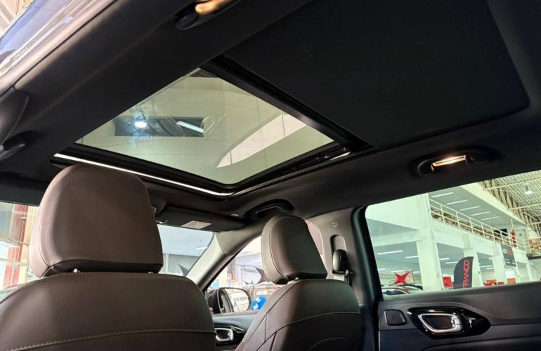 Jeep Commander 1.3 T270 Turbo Overland - Foto #8