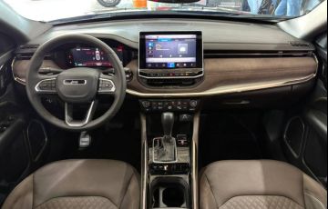 Jeep Commander 1.3 T270 Turbo Overland - Foto #9