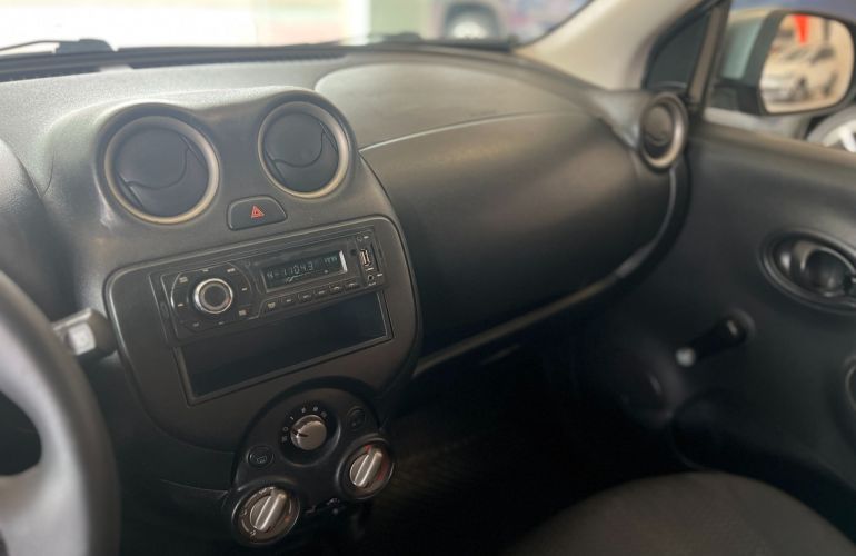 Nissan March 1.0 S 16v - Foto #6