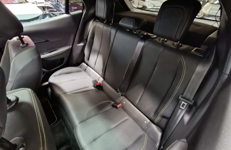 Peugeot 2008 1.0 Turbo 200 Gt - Foto #9