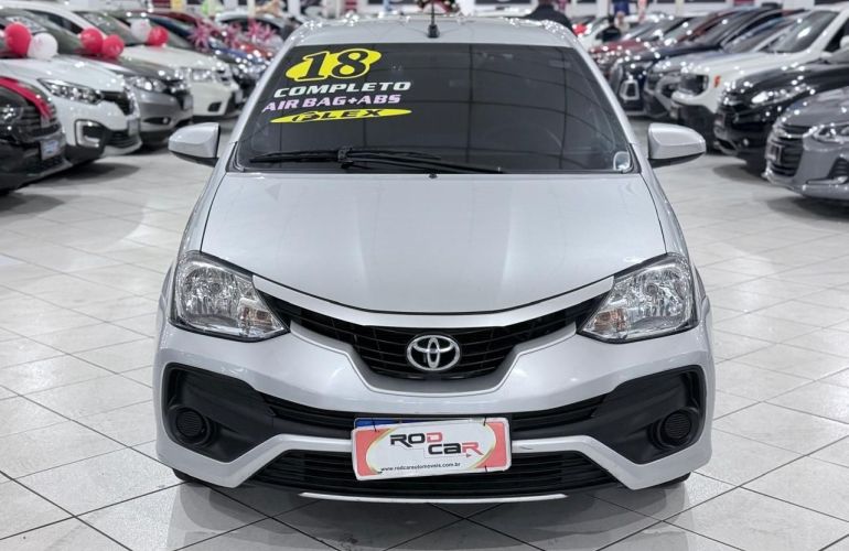 Toyota Etios 1.5 X Sedan 16v - Foto #2