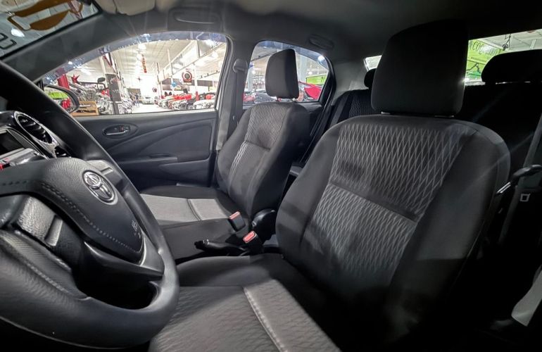 Toyota Etios 1.5 X Sedan 16v - Foto #7