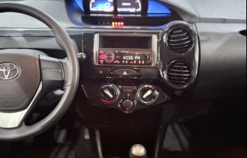 Toyota Etios 1.5 X Sedan 16v - Foto #10