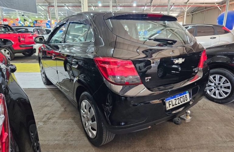 Chevrolet Onix 1.4 LT SPE/4 - Foto #2