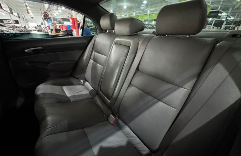 Honda Civic 1.8 LXS 16v - Foto #8