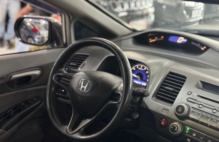 Honda Civic 1.8 LXS 16v - Foto #10