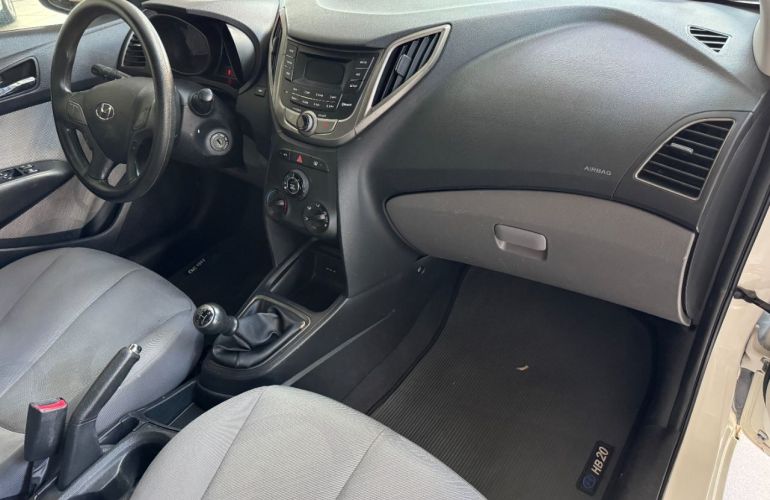 Hyundai HB20S 1.0 Comfort Plus - Foto #9