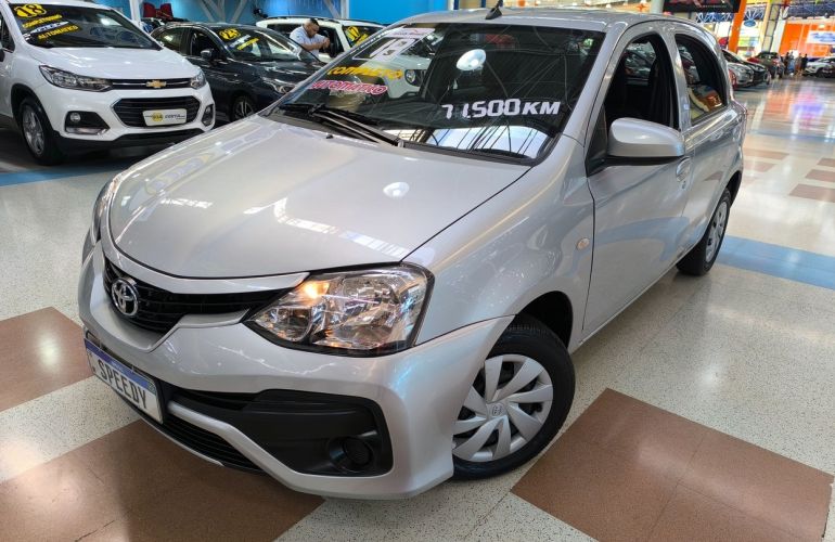 Toyota Etios 1.3 X 16v - Foto #4