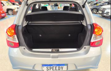 Toyota Etios 1.3 X 16v - Foto #8