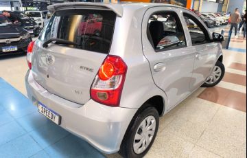 Toyota Etios 1.3 X 16v - Foto #9