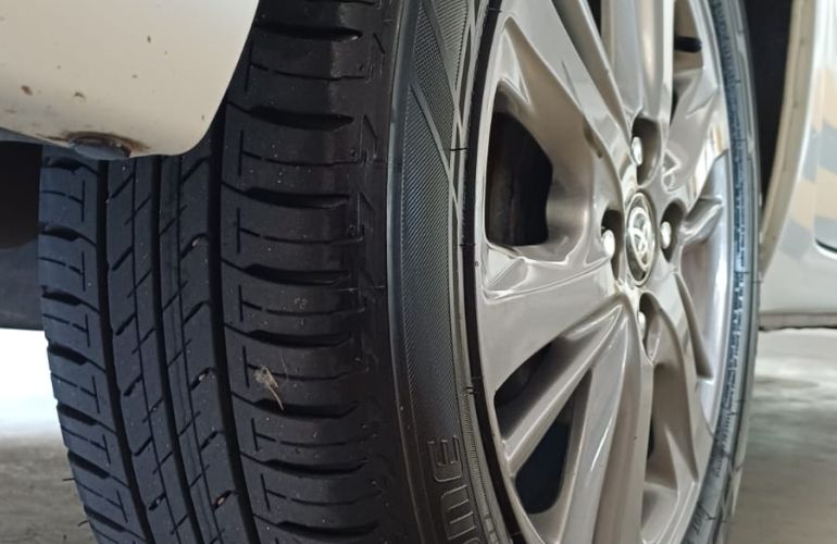 Toyota Yaris 1.5 XL Plus Connect CVT - Foto #7