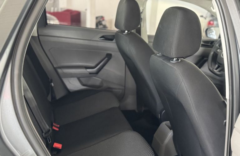 Volkswagen Polo 1.6 MSI (Flex) - Foto #9