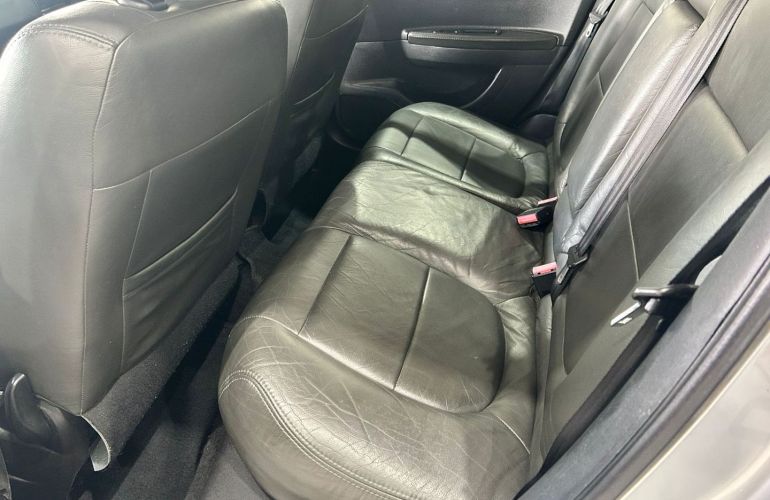 Citroën C4 2.0 Exclusive Sport 16V Flex 4p Manual - Foto #10