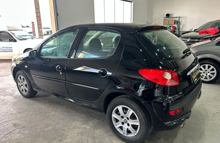 Peugeot 207 1.4 Xr 8V Flex 4p Manual - Foto #3