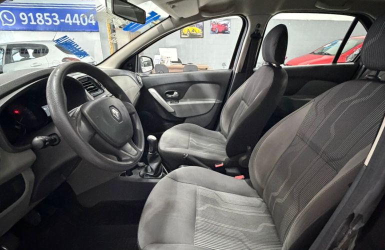 Renault Logan Expression 1.0 16V (Flex) - Foto #9