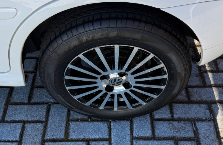 Volkswagen Gol 1.0 (G4) (Flex) 4p - Foto #4