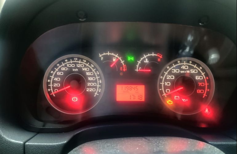 Fiat Idea Attractive 1.4 8V (Flex) - Foto #5