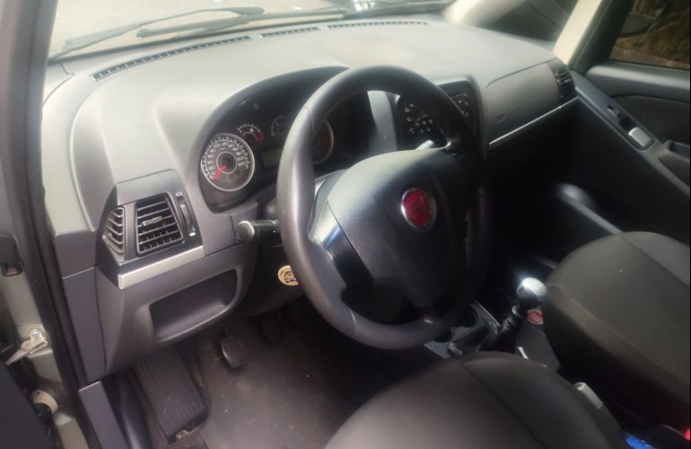 Fiat Idea Attractive 1.4 8V (Flex) - Foto #6