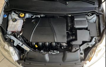 Ford Focus 2.0 Titanium Hatch 16v - Foto #8