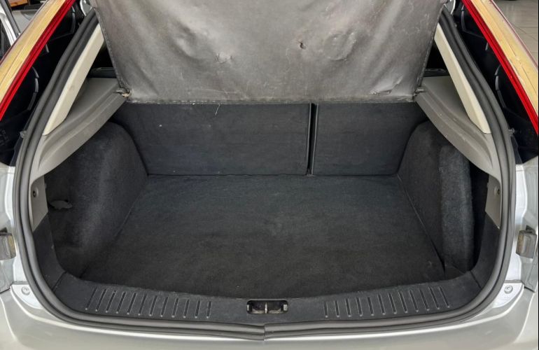 Ford Focus 2.0 Titanium Hatch 16v - Foto #9
