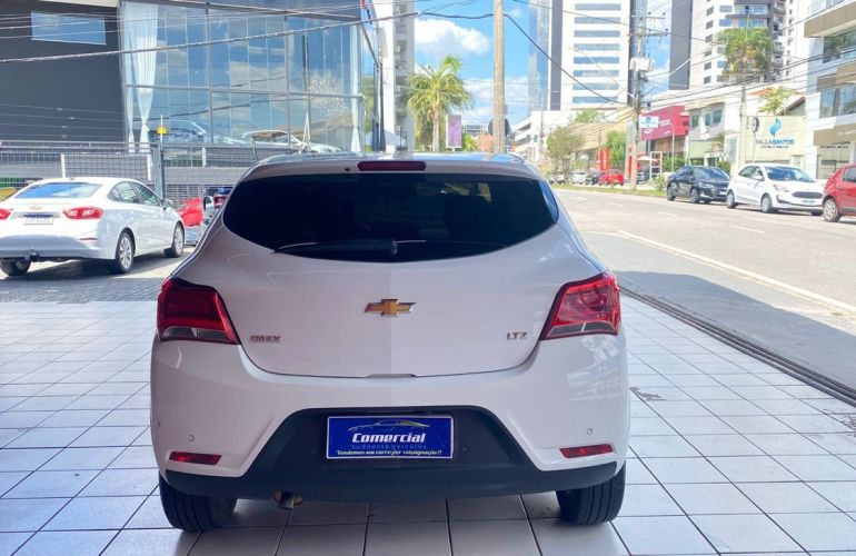 Chevrolet Onix 1.4 MPFi LTZ 8v - Foto #10