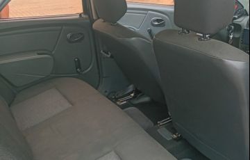 Renault Logan Authentique 1.0 16V (flex)