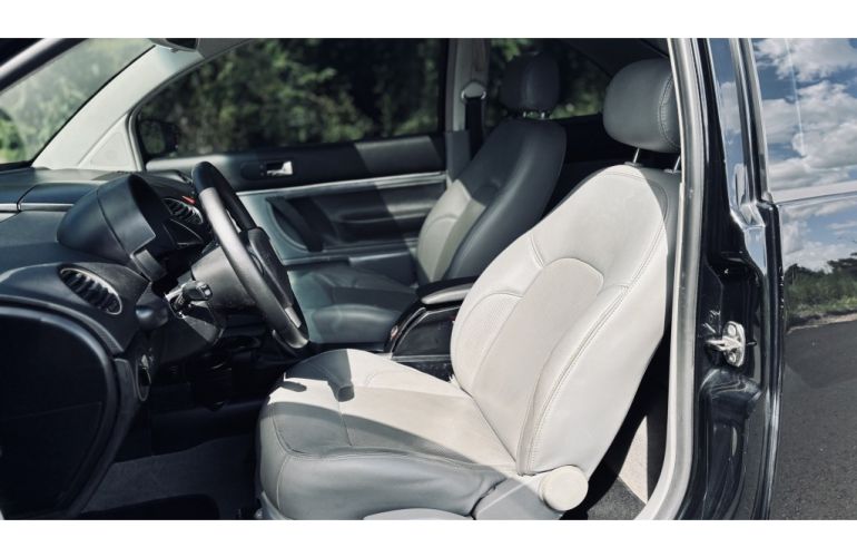 Volkswagen New Beetle 2.0 - Foto #6