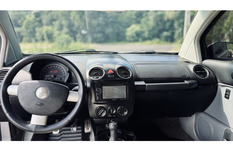 Volkswagen New Beetle 2.0 - Foto #9