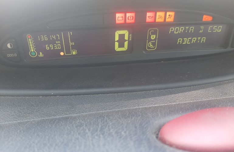 Citroën Xsara Picasso GLX 1.6 16V (flex) - Foto #9