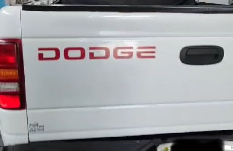 Dodge Dakota Sport 3.9 V6 - Foto #2