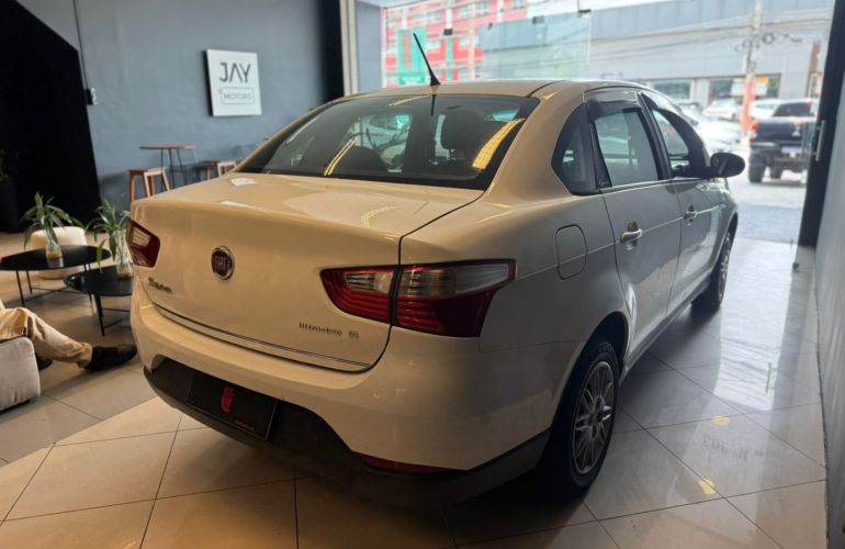 Fiat Grand Siena 1.4 MPi Attractive 8V Flex 4p Manual - Foto #4