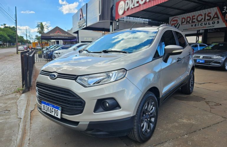 Ford Ecosport Freestyle 1.6 (Flex) - Foto #2