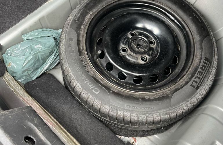 Ford Ka Sedan SE 1.0 (Flex) - Foto #8