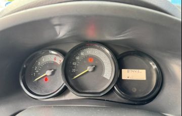 Renault Logan Authentique 1.0 16V (flex) - Foto #2