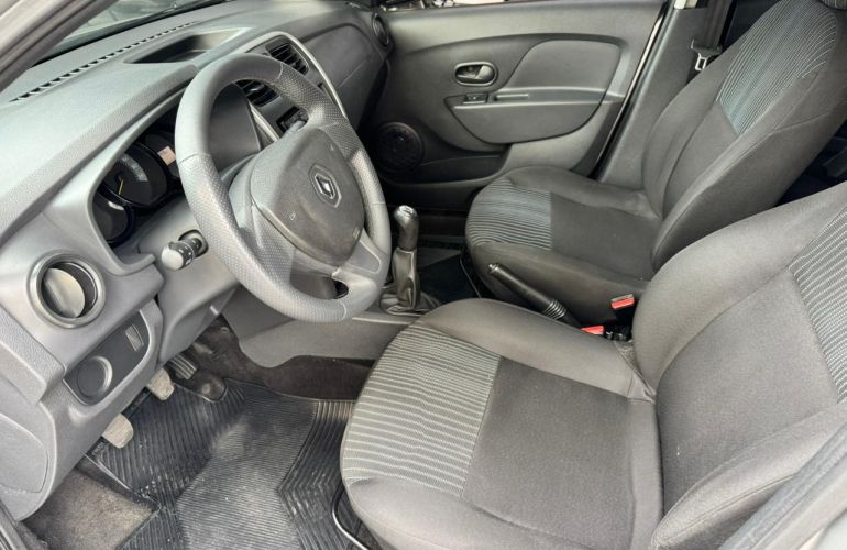 Renault Logan Authentique 1.0 16V (flex) - Foto #9