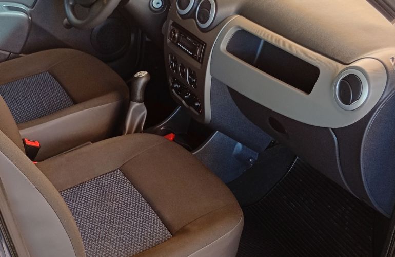 Renault Sandero Authentique 1.0 16V (Flex) - Foto #5