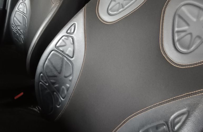 Renault Sandero Stepway 1.6 16V SCe (Flex) - Foto #4