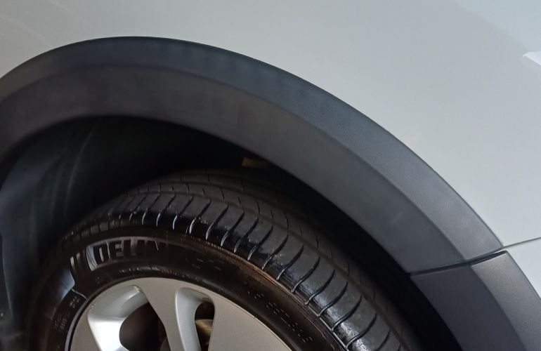 Renault Sandero Stepway 1.6 16V SCe (Flex) - Foto #8