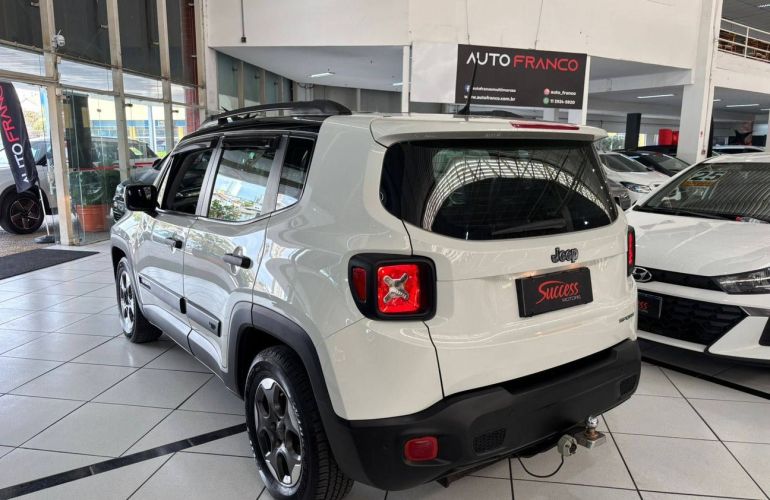 Jeep Renegade 1.8 16V Sport - Foto #4