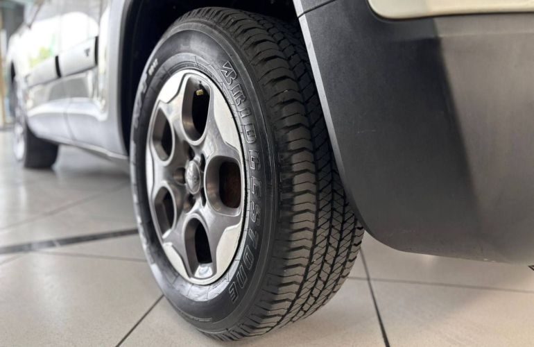 Jeep Renegade 1.8 16V Sport - Foto #8