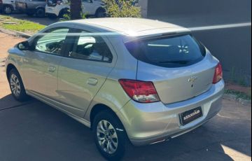 Chevrolet Onix 1.0 MPFi LT 8v - Foto #8