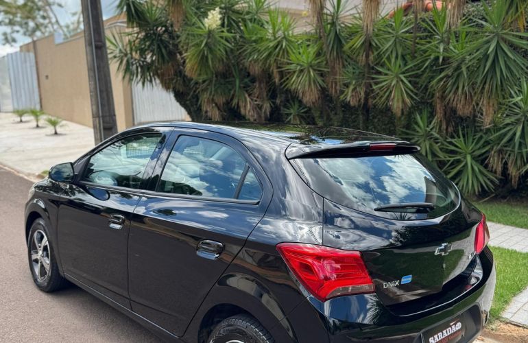 Chevrolet Onix 1.4 MPFi LTZ 8v - Foto #5