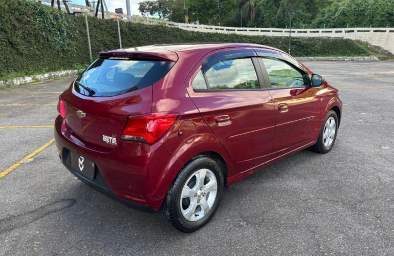 Chevrolet Onix 1.4 MPFi LT 8V Flex 4p Manual - Foto #3